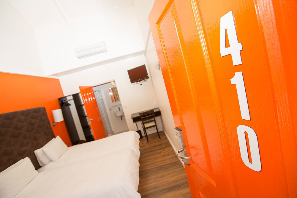 Never At Home Green Point Cape Town Bagian luar foto A typical room at A10