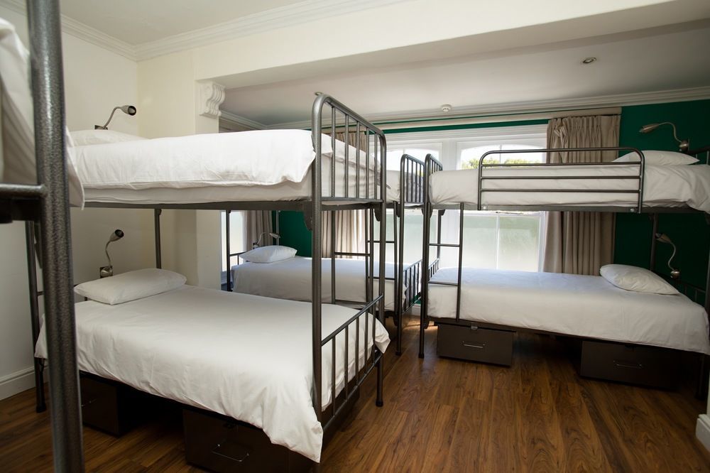 Never At Home Green Point Cape Town Bagian luar foto A typical hostel room